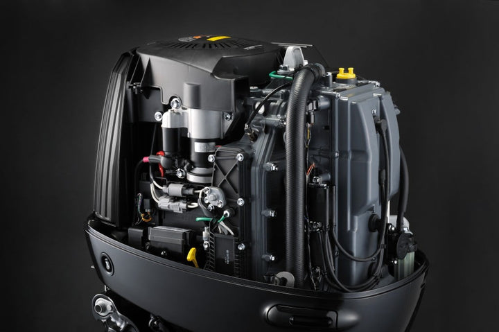 Suzuki DF140BTL - Avattuna